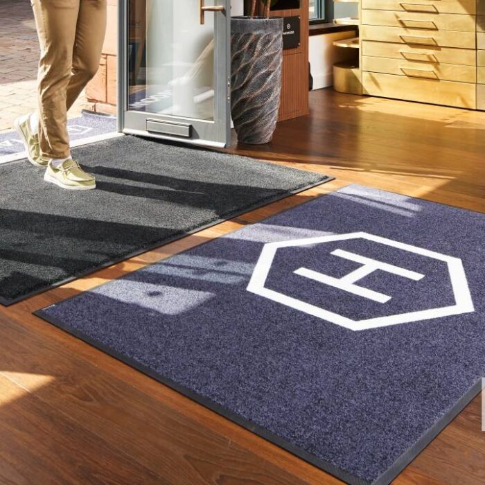 logo tekstilni otiraci