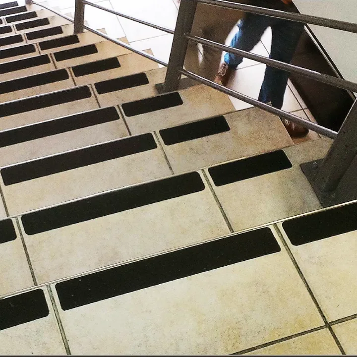 Anti slip TRake R12 za klizave stepenice