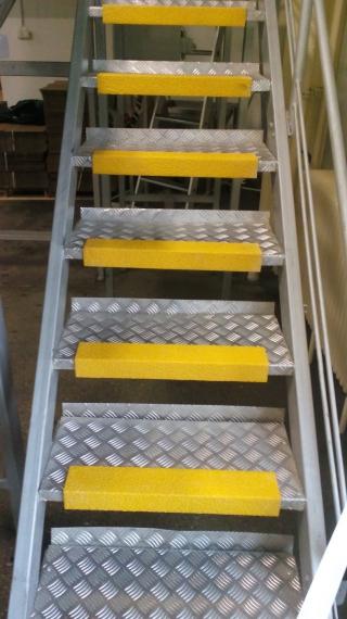 Anti klizni profil-L za stepenice