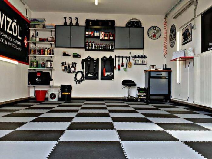 pvc podovi invesbile za garaze