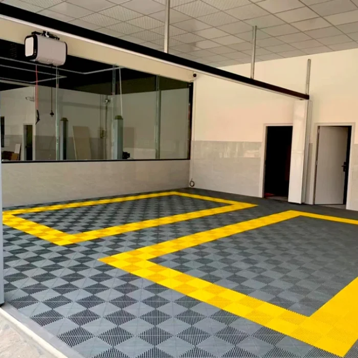 Lux pod za Garaze za pronice